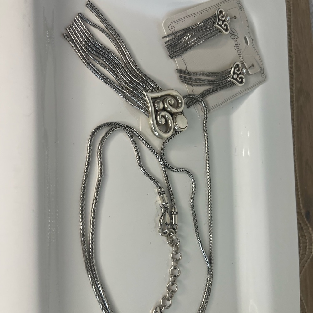 โจ Elegant Brighton Silver Heart Tassel Necklace โจ - Picture 4 of 6